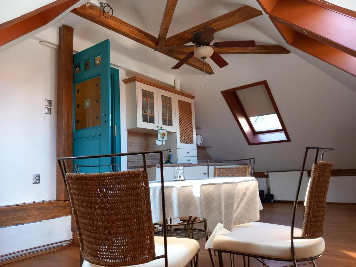 Roof Apartment Ztracena Оломоуц Экстерьер фото